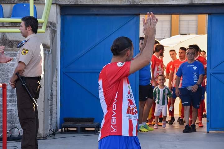 Leyendo que cada uno celebra lo suyo, quería felicitar a toda la FAMILIA del @Cddonbenito1928 afición, cuerpo técnico, directivos, empleados etc.... Don Benito volverá a disfrutar de su equipo en 2b🤙⚽️