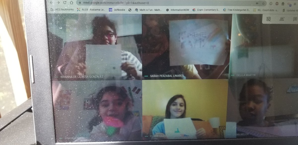 SusanLeighWind1's tweet photo. Google Meet Reading Extension Art Activity for "The Big Orange Split"!  #gvgatorstrong https://t.co/JbAUcmPAMB