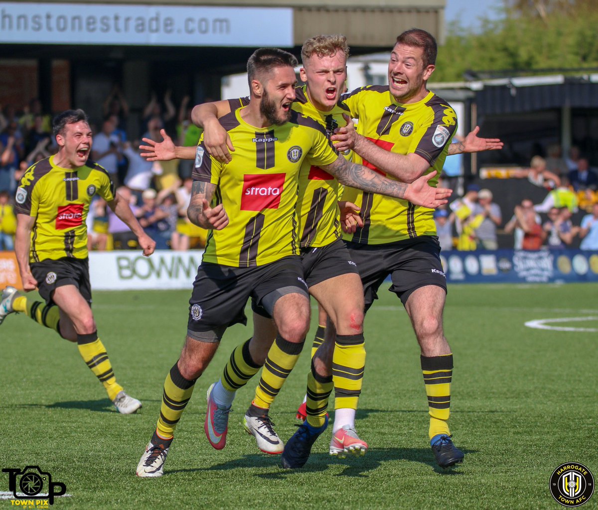 HarrogateTown's tweet photo. ↩️ | Two years ago today we progressed to the National League North Promotion Final courtesy of a 94th minute @DomKnowles92 goal against Chorley 

📝 Report 👉 https://t.co/vrbOoTIU3q

📷 Gallery 👉 https://t.co/usxV53YJ95

🎥 Highlights 👉 https://t.co/XNxutGmkyn https://t.co/UUp3gVcgYE