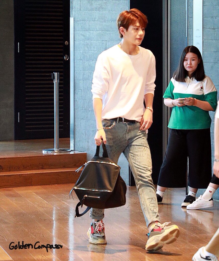 golchafacts's tweet photo. #GoldenChild #ChoiBoMin came to work, wearing familar-looking shoes to MCountdown on July 15th, 2018. (Source: https://t.co/6qkfJaHbqc) https://t.co/RwecjHcb9I https://t.co/B1QOPISqJo