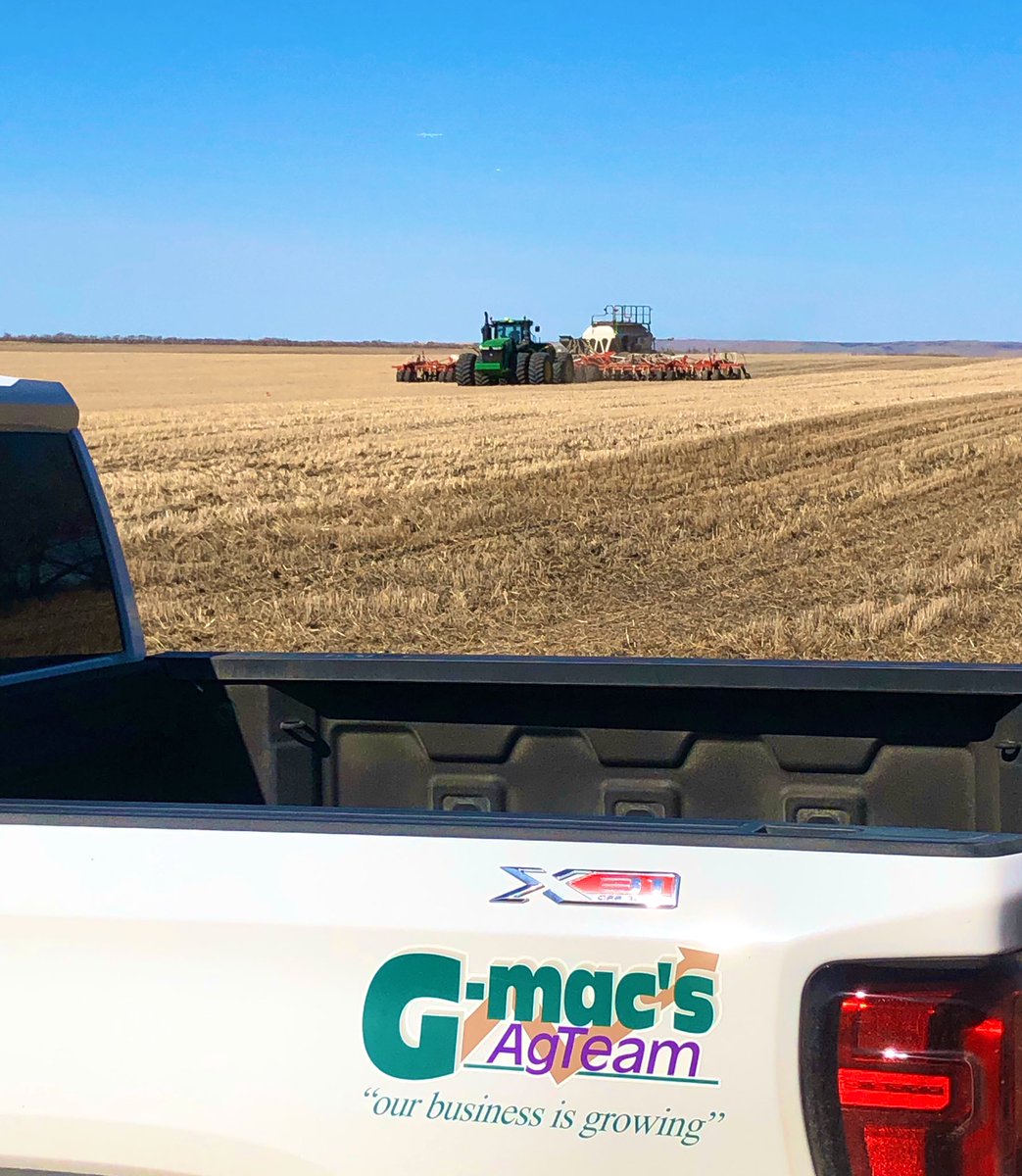 SeCanLauren's tweet image. Another beauty of a day for some @GMacsAgTeam #Trial2020 activity. @canterraseeds CS2600 CR-T #TruFlex #canola in a field of Dekalb DKTF96SC @JoannaCanterra @jesskruda #GmacsLuckyLake