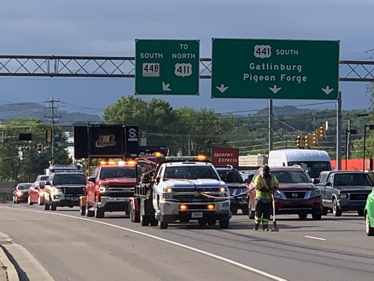 gotpotholestn's tweet photo. The @gotpotholestn Team is enjoying the beautiful East Tennessee weather as we continue to complete Crack Fill repairs for @mytdot in @SeviervilleTN. We want to personally thank the @TNHighwayPatrol for the outstanding job they do in protecting our team on each of these projects. https://t.co/8aZOfUILMl