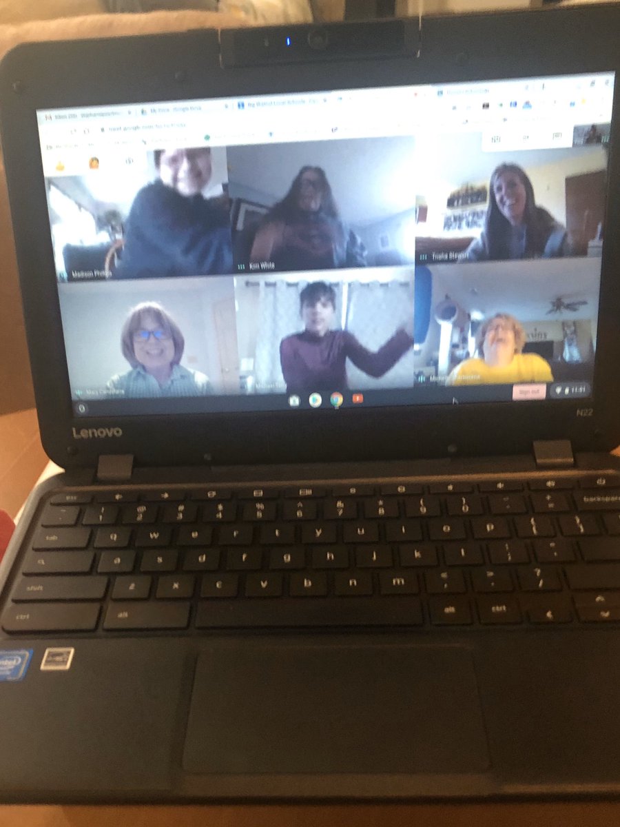 SPearlmutter's tweet image. Our class about staying healthy and active at home obviously turned into a spontaneous dance party! #inspireandguide #werbwms #ilovemyclass