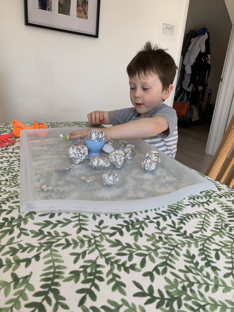 sophie15469059's tweet photo. Jelly making and tricky words eggs! #crackingtime #wibblewobble @StJohns_Redhill https://t.co/ecapAsFhw1