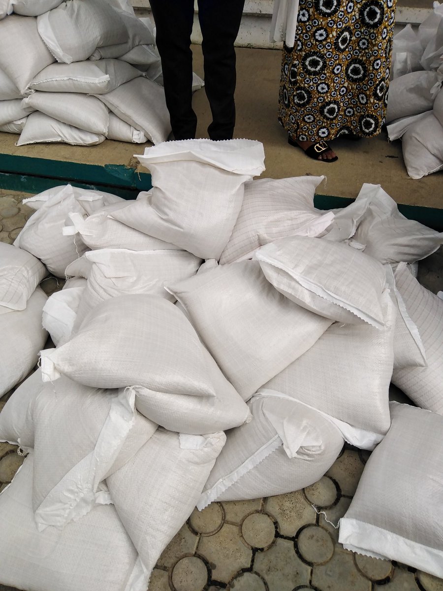 nujfct's tweet photo. The NUJ FCT Council thanks the FCT Minister minister represented by the Minister of State for FCT, Hajia Ramatu Tijani Aliyu for donating hundred 10 kg bags of rice and 100 cartons of indomie to the NUJ FCT COVID-19 Palliative intervention.

God bless. https://t.co/Q3RMXM3Zl4