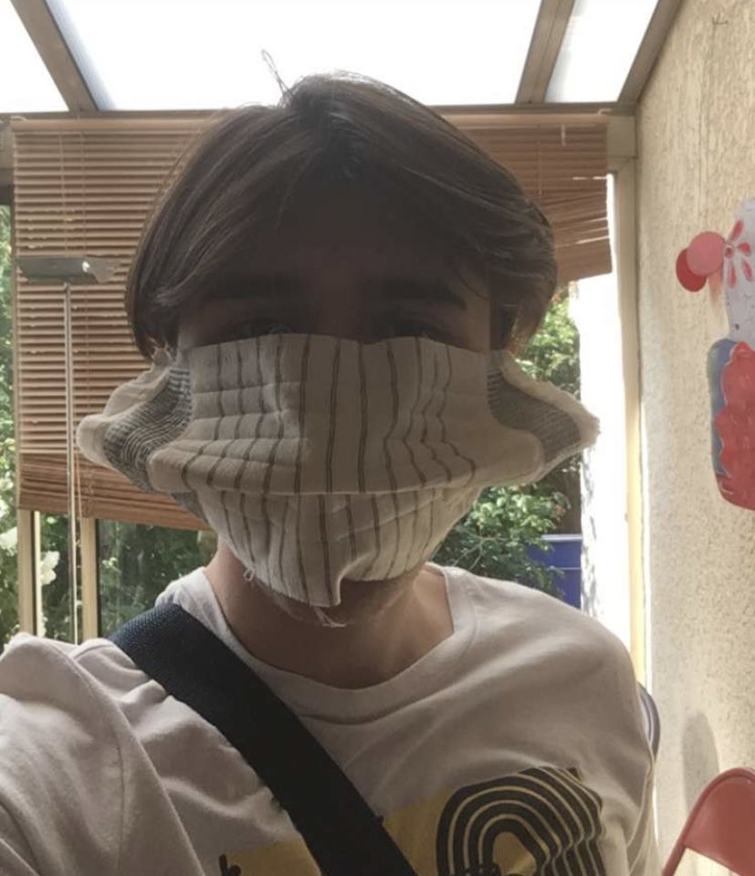 wilppg's tweet image. Bon à Colombes ça distribue des chiffons en guise de masque, pire ville du 92 ça bouge vraiment pas