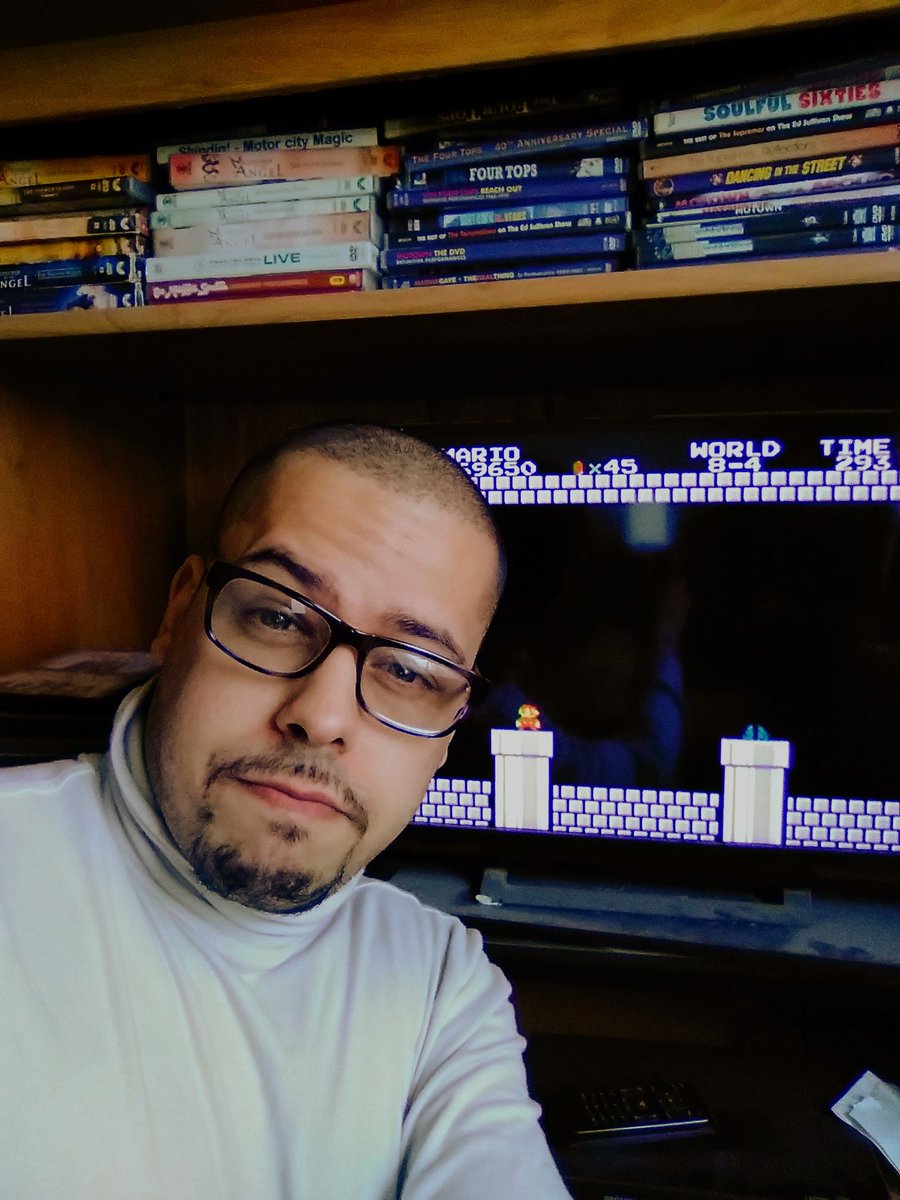 movies_4life's tweet photo. Playing some classic Mario. #nes #originalnintendo #nintendo #clasicmario #mario #SuperMarioBros #gamer #videogames #videogamenerd https://t.co/4O627OlsQQ