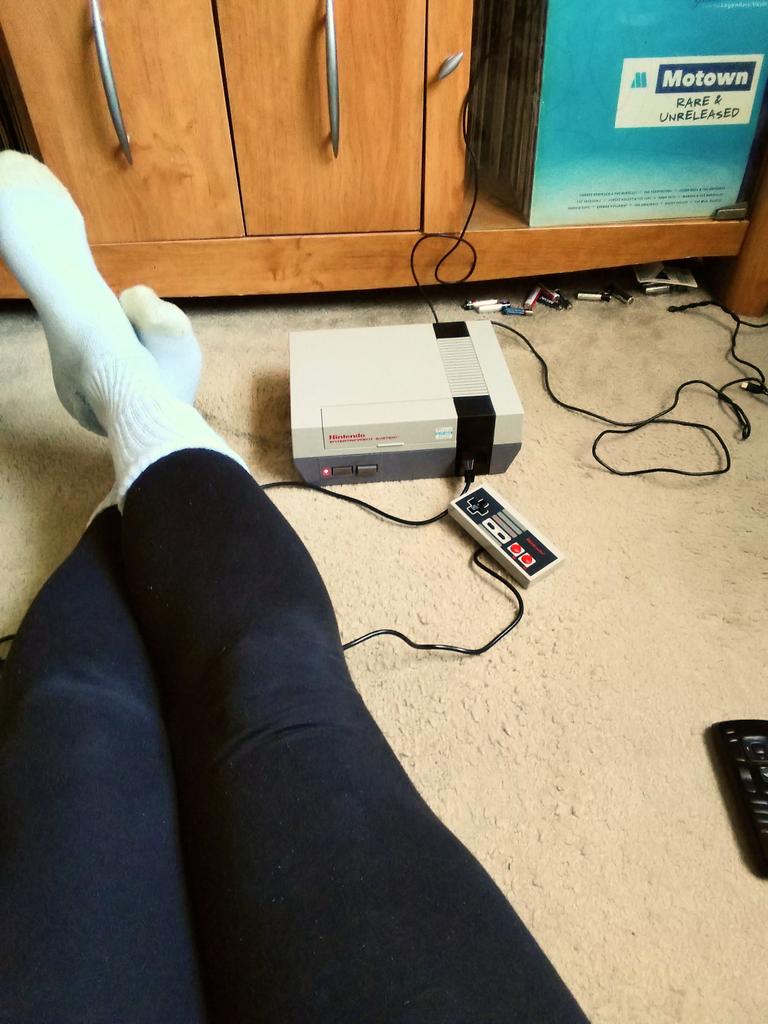 movies_4life's tweet photo. Playing some classic Mario. #nes #originalnintendo #nintendo #clasicmario #mario #SuperMarioBros #gamer #videogames #videogamenerd https://t.co/4O627OlsQQ