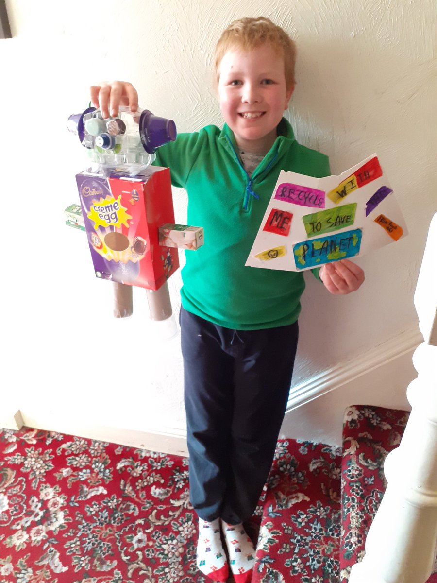 VicGallivan's tweet image. Joseph and Lexie&apos;s completed recycling mascots! #recycle #savetheplanet #recyclingrobot #Dottherobot #awareoftheenvironment @SJBNormanton