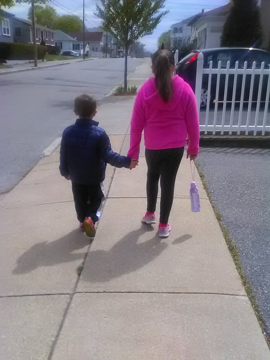 Wendguillemette's tweet photo. On #walktoschool day we took a walk to @frps_Letourneau #wemissyou #letourneaustrong #letourneaulove @FRPSsupt @Letourneau_PE @FRPS_HealthPE https://t.co/jQycjJ3jM9