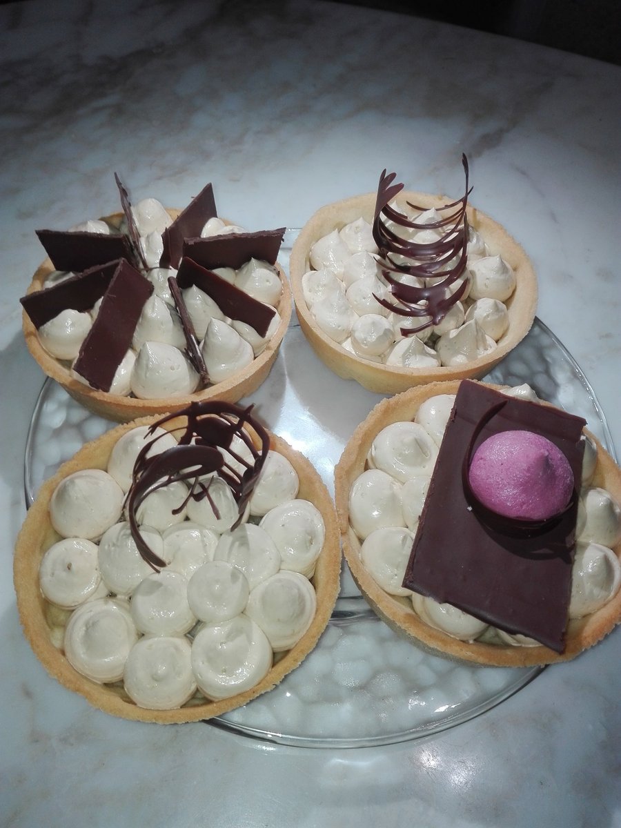 ShamsBenCheikh's tweet photo. #delicious #Chocolate #art #artchoclat #رمضان #ramadan_Mubarak #dessert #dessertart #love https://t.co/fmi078OsC6