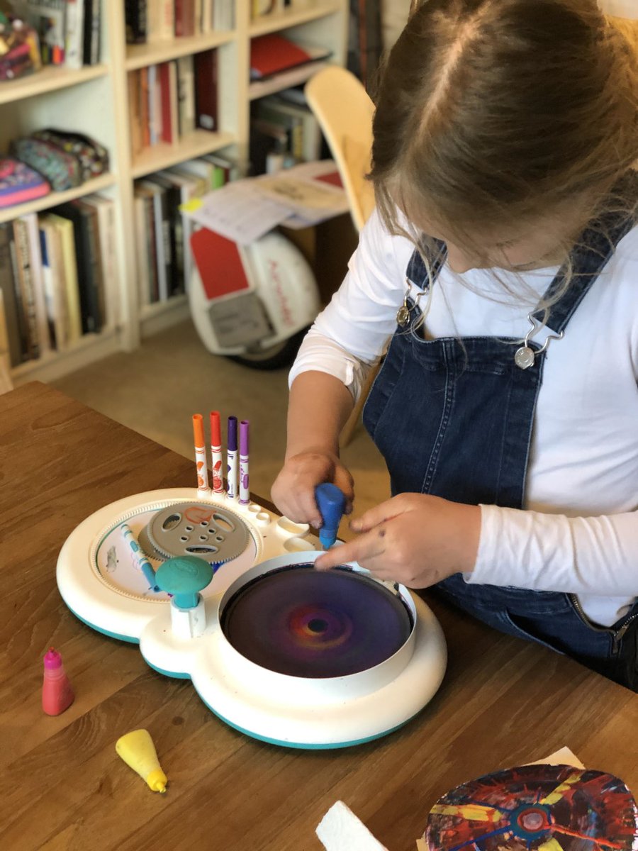 Year3SCPS's tweet photo. As part of our Virtual Resident Expert Sessions, #SCPSyear3 have been sharing their talents with their classmates.  This afternoon, they received an engaging, informative demonstration of how to create spin art from Year 3's art expert.  @SCPSgdst https://t.co/jhcFkSpIYG