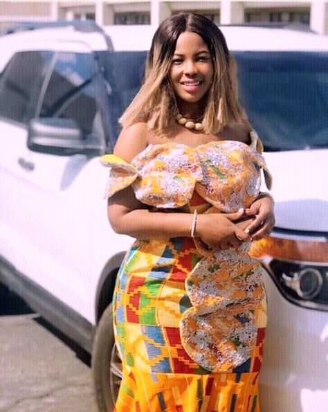 SirMike75839047's tweet photo. My sister #Adjoafrimpong she lives at #Bonwire #FineKumasiGirls @kooSebor @djsliming https://t.co/Qjg1TgELlm