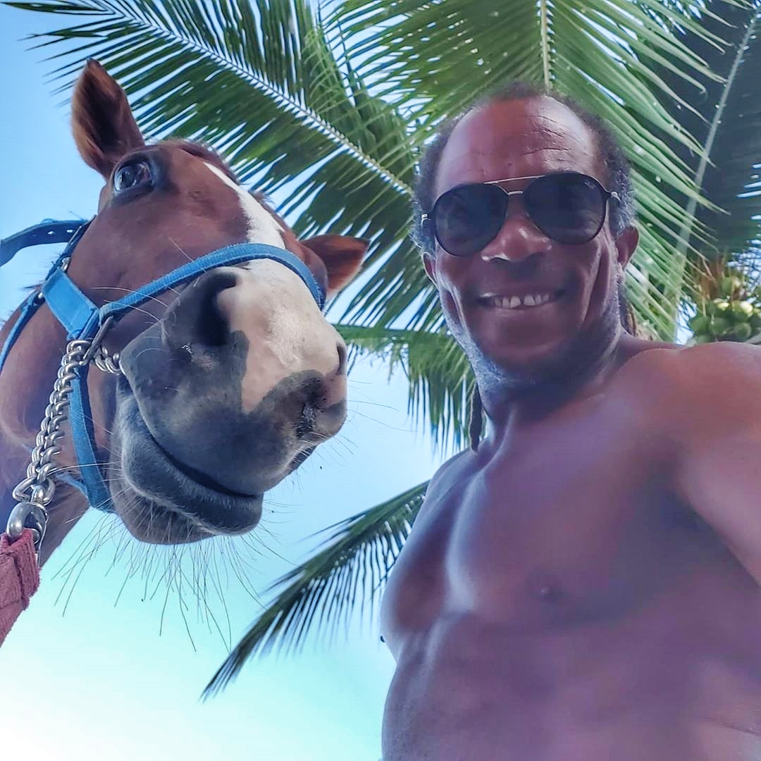 Barbados's tweet photo. “A smile is happiness you’ll find right under your nose. “
– Tom Wilson

What's one thing about Barbados that helps to bring a smile to your face when it crosses your mind during these times? #LoveBarbados

📸: G Fish Watersports Barbados https://t.co/hMhbd6ntDZ