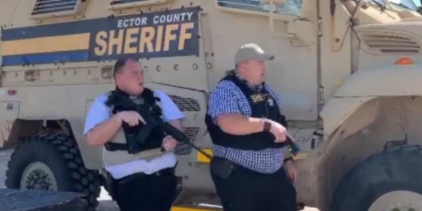 Chris_1791's tweet image. 'Meal Team Six': Here's the Ector County Sheriff's Department in action while closing down that bar on Tuesday dlvr.it/RW7H9b via @twitchyteam