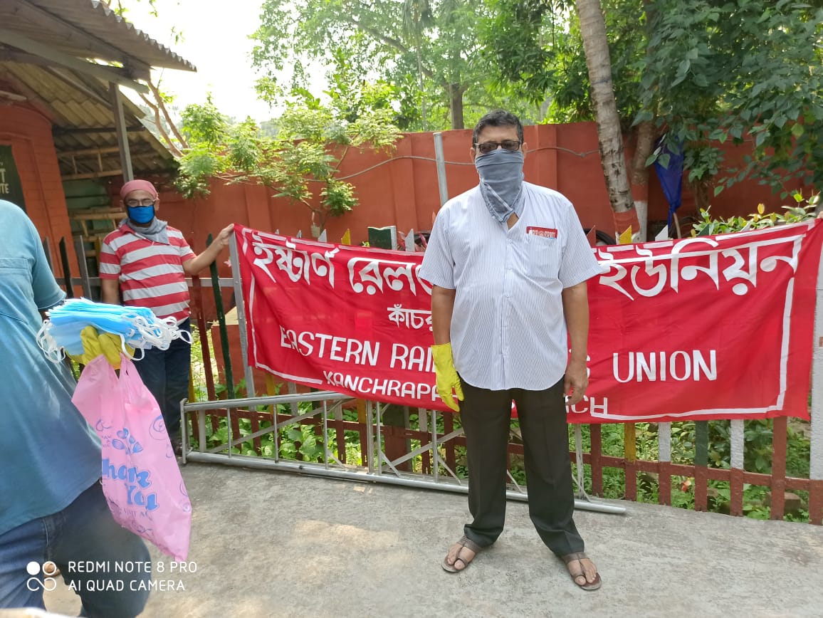 eastern_men's tweet photo. 03-04_2020.  A small effort from ERMU/KPA : Mask and  Sanitizer distribution among the workers engaged in emergency duty at Electrical Substations, Filter House, Health Unit, Sanitary Dept and Electrical shops of Carriage and Loco Complex. https://t.co/QazGPwVP9e