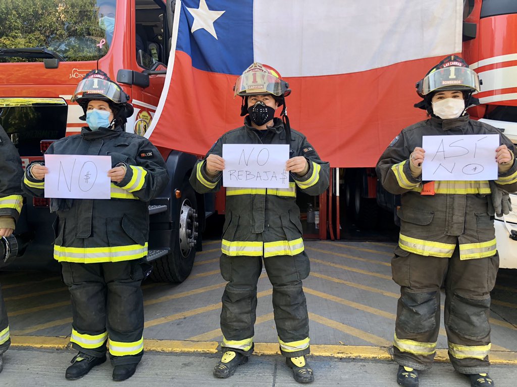 Primera_LC's tweet photo. @Primera_LC se suma al descontento de @BomberosdeChile por el recorte de presupuesto que afectará a la institución. #NoAlRecortePresupuestario #bomberosdechile https://t.co/NjqQyDLRYV