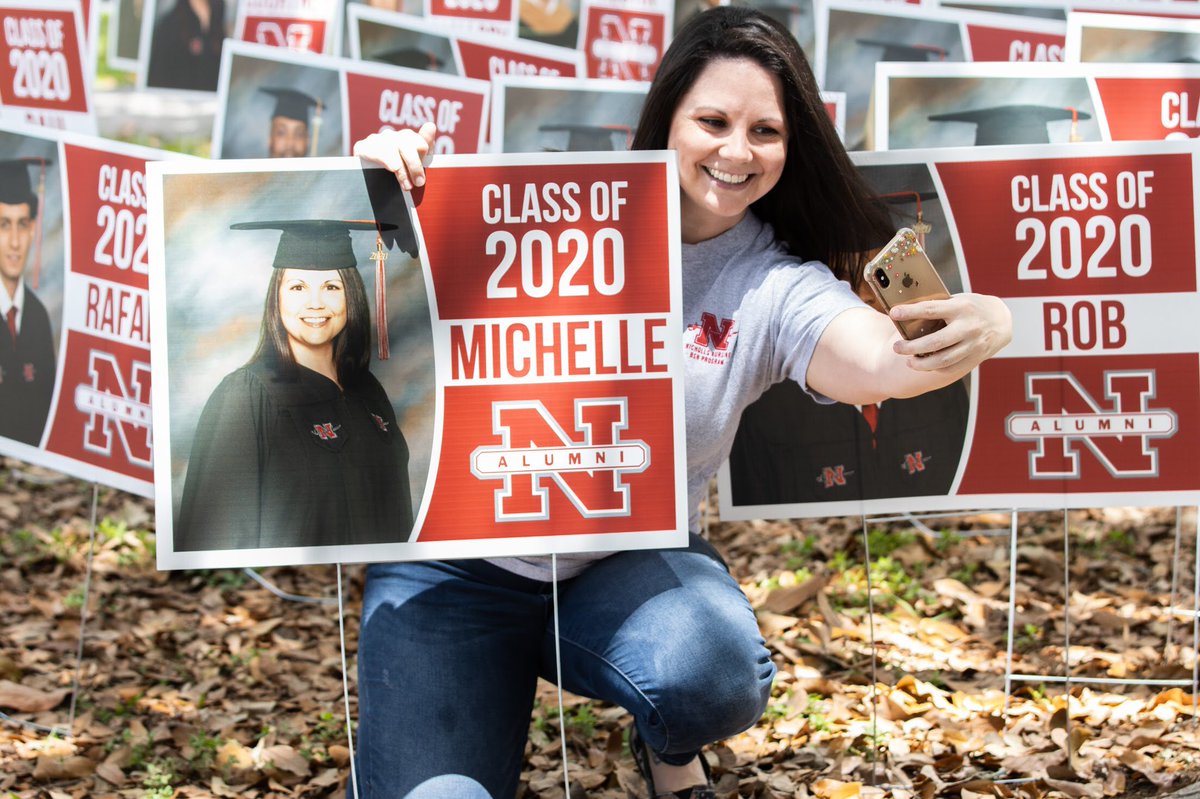 AlumniNicholls's tweet photo. We love our grads 📸🎓 

#NichollsAlumni #NichollsGrad #ColonelPride #GeauxColonels https://t.co/ZlZIrWpfrO