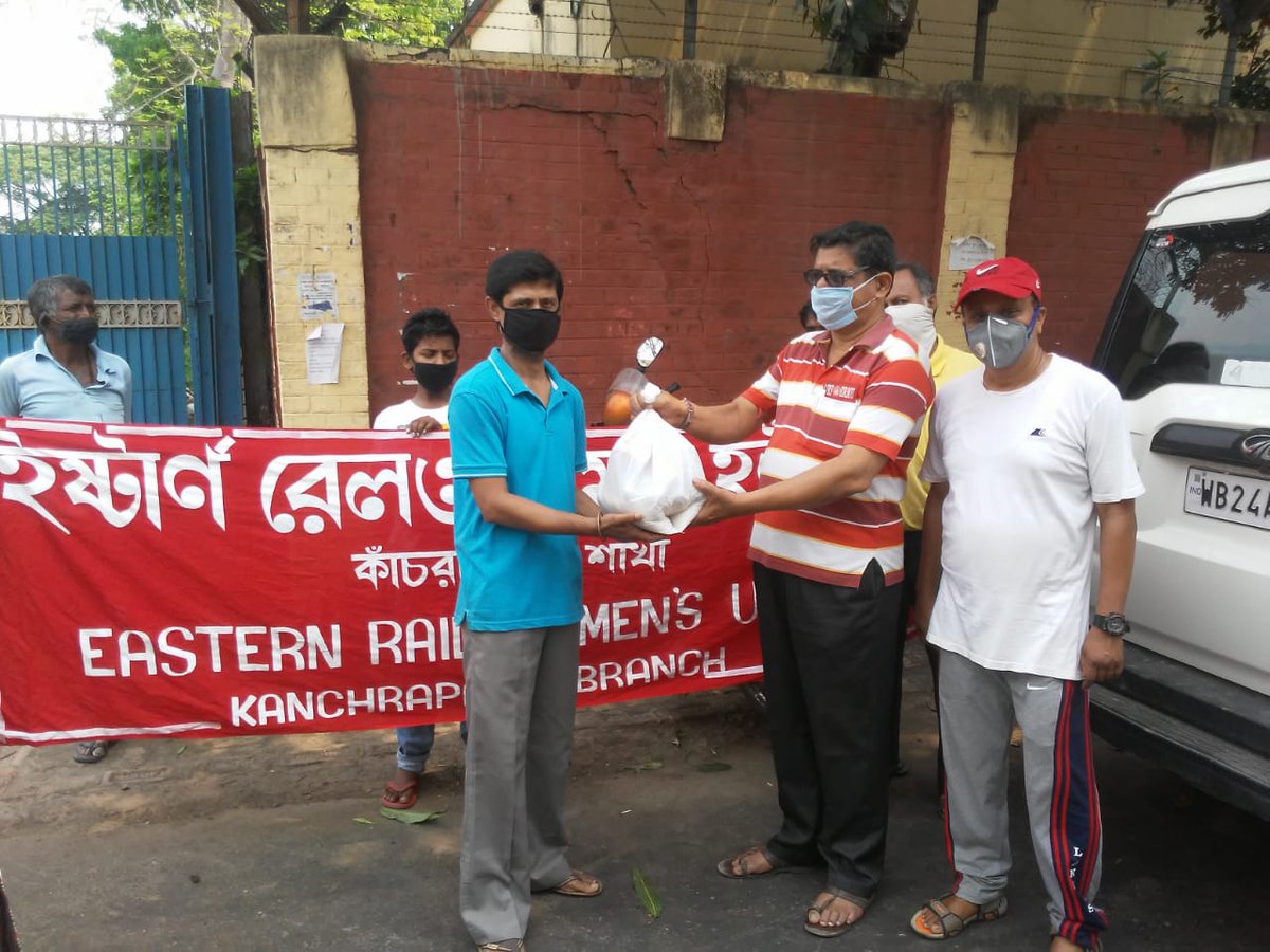 eastern_men's tweet photo. 15-04-2020 : ERMU/ KPA had extended their support to the Unorganized Workers of Kanchrapara Railway Hospital and Railway Workshop. https://t.co/wZCjindNVw