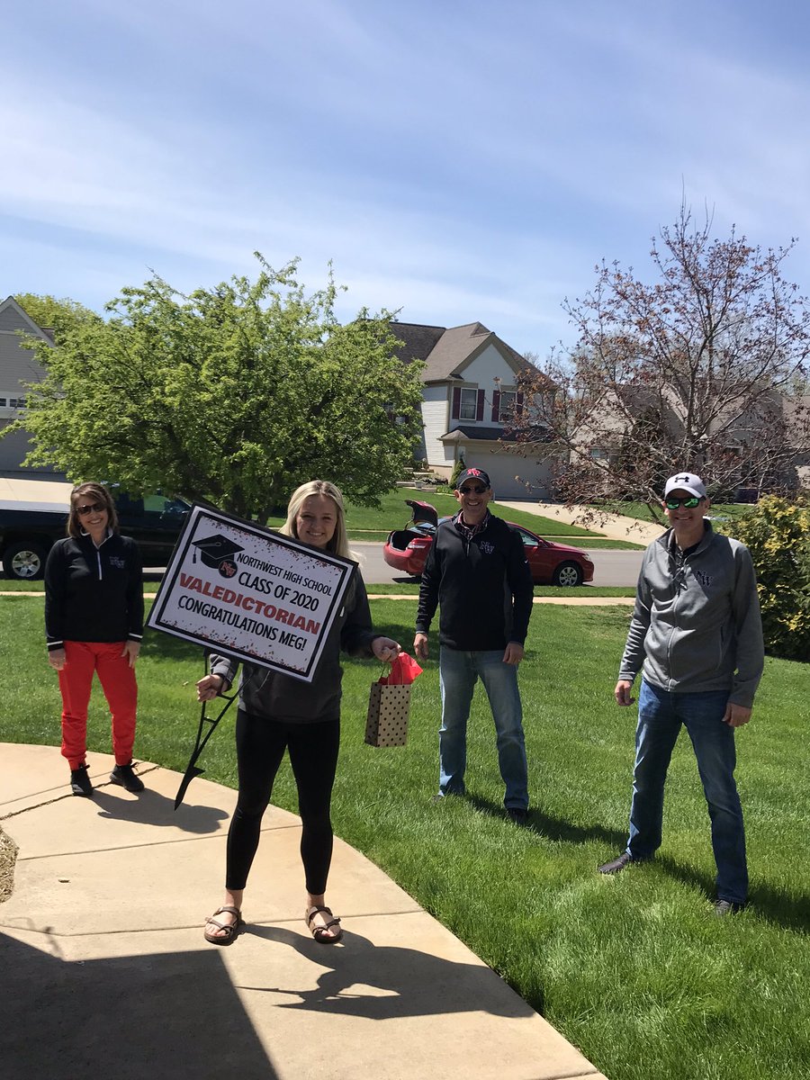 MoffittMelissa's tweet photo. We were just surprised by the awesome administrators at NW congratulating Meg on being a valedictorian! Thank you for making this special! SO proud of you Meg!
@nwschools @mrs_anspaugh @BuchlerScott @styck10 https://t.co/t6QlwhvY6t