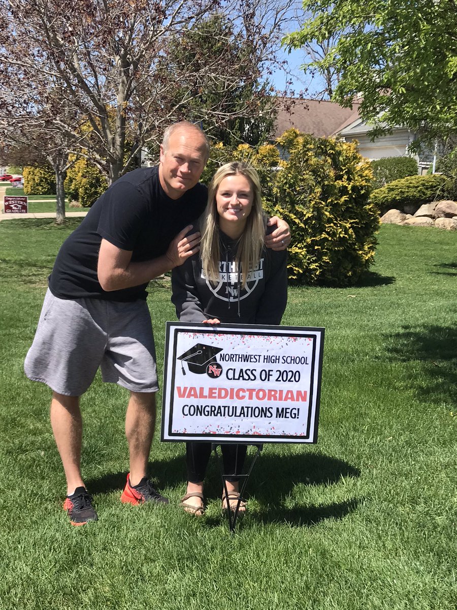 MoffittMelissa's tweet photo. We were just surprised by the awesome administrators at NW congratulating Meg on being a valedictorian! Thank you for making this special! SO proud of you Meg!
@nwschools @mrs_anspaugh @BuchlerScott @styck10 https://t.co/t6QlwhvY6t