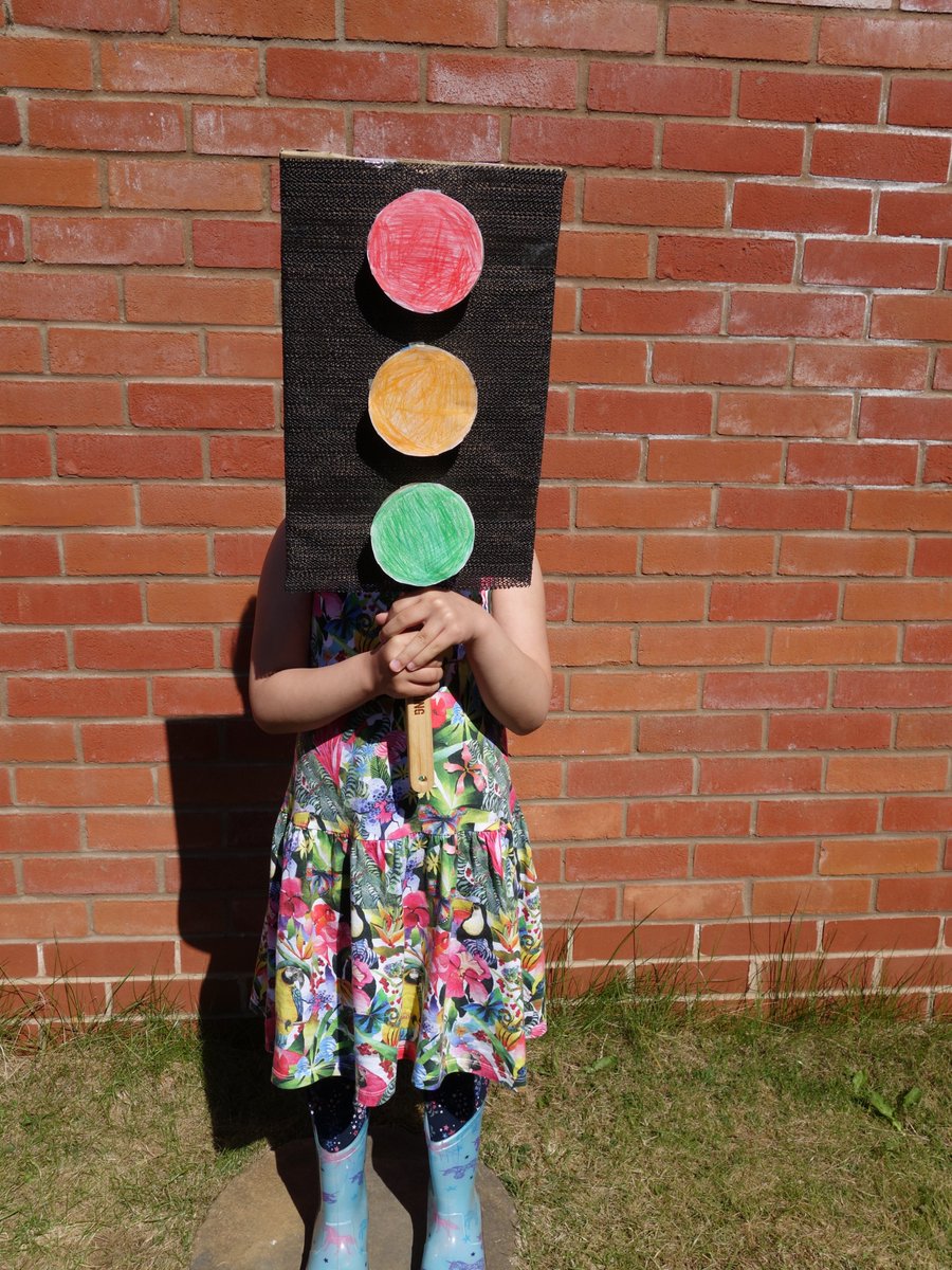 A set of Traffic lights !!🚦🙃@MalvernValeOak