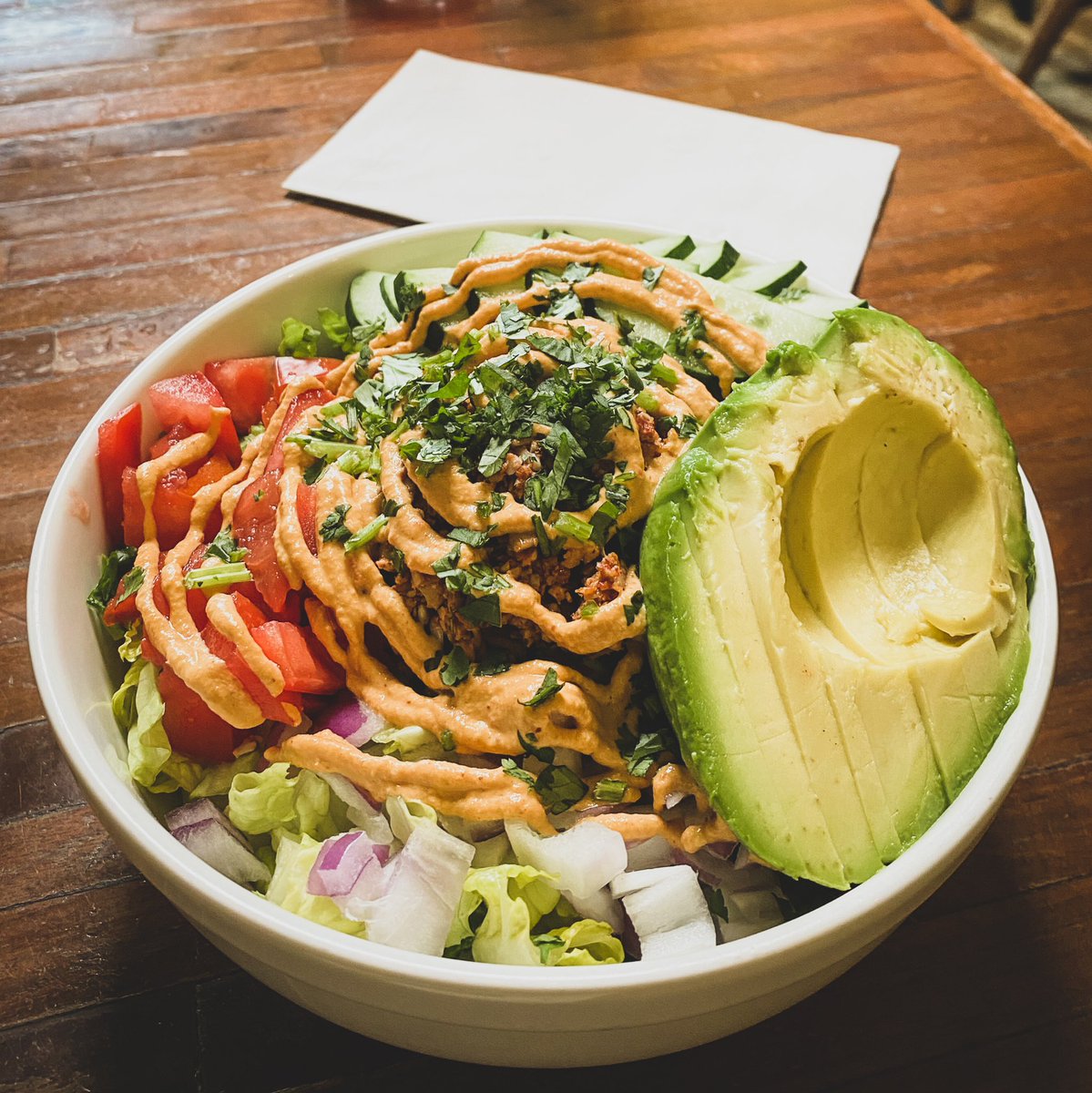 H2HOfficialShow's tweet photo. It makes a big difference eating food that was prepared by someone who cares, do you agree? 🌱💚
#highwaytohealth #h2hofficial #plantbased #vegan #travel #lifestyle #derrickgreen #tanyaocallaghan #music #therootcafe #lakewood #ohio #usa 🇺🇸 https://t.co/cbkgbgi2nO