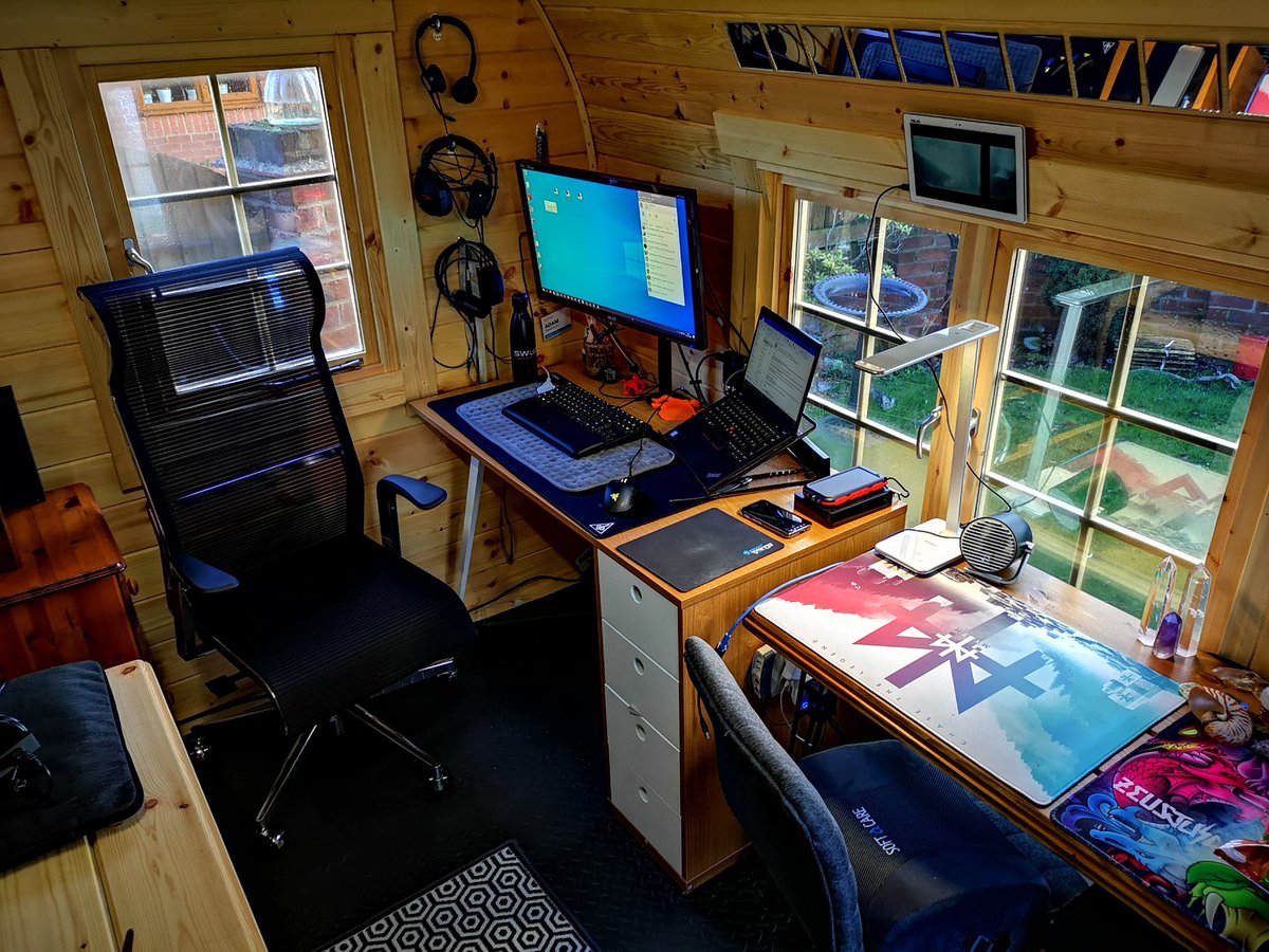 Yr_Pod's tweet photo. Now this is a garden office pod! @acmtix
.
.
.
#pod #pods #gardenoffice #gardenpod #yrpod #work #workingfromhome #officespace #amazingspace https://t.co/tlz1pXgDpT
