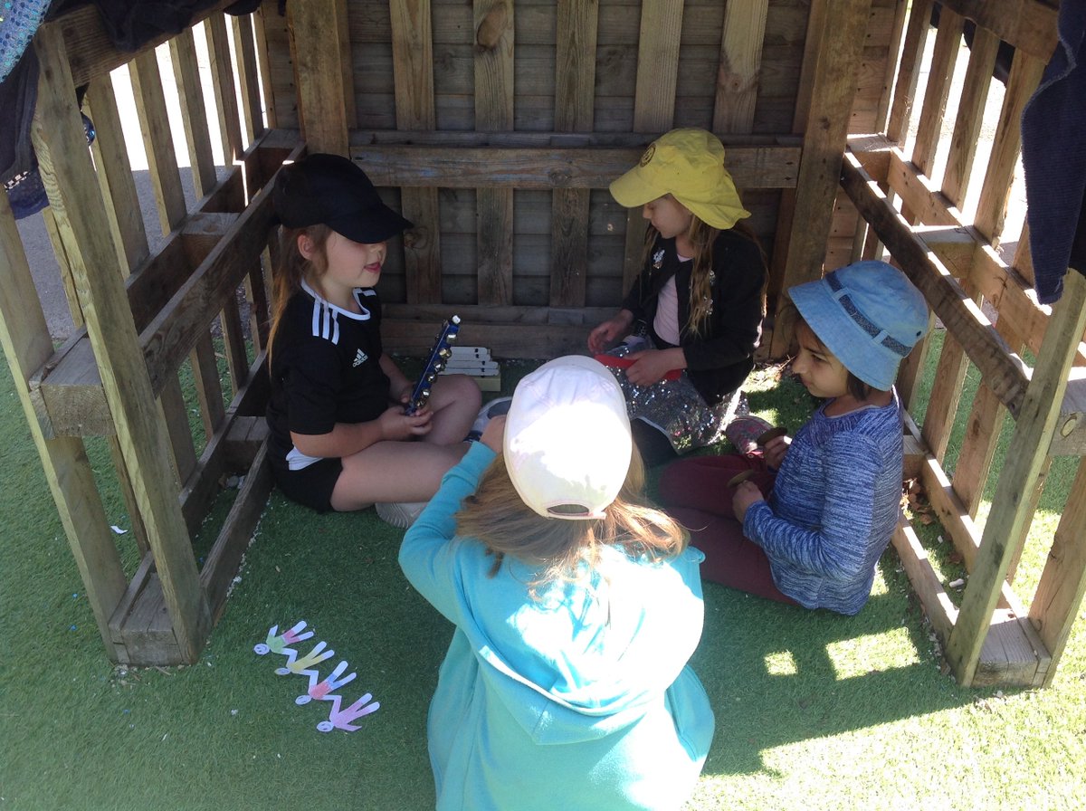 HeadCkis's tweet photo. At CKIS this week we have been finding out about about VE Day and focusing on 'Peace and Friendship'.  We have been busy working together to build dens, create music and have enjoyed making healthy smoothies for our friends. We have also been celebrating our own superheros!! https://t.co/s7XyvGZFKq