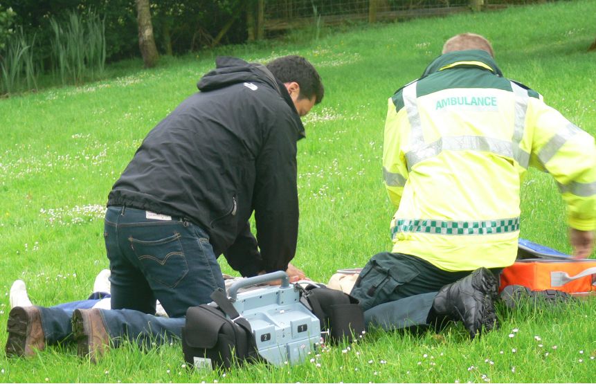 HaneBrandy's tweet photo. If required, would you know how to administer Basic Life Support to someone in need? 

Skills diminish over 3 – 6 months after initial training. 

Therefore, it’s important to refresh them on a regular basis. 

Via @CircuitMagazine 

#firstaid

https://t.co/JIaEmMydv6 https://t.co/duIpkjZdQF