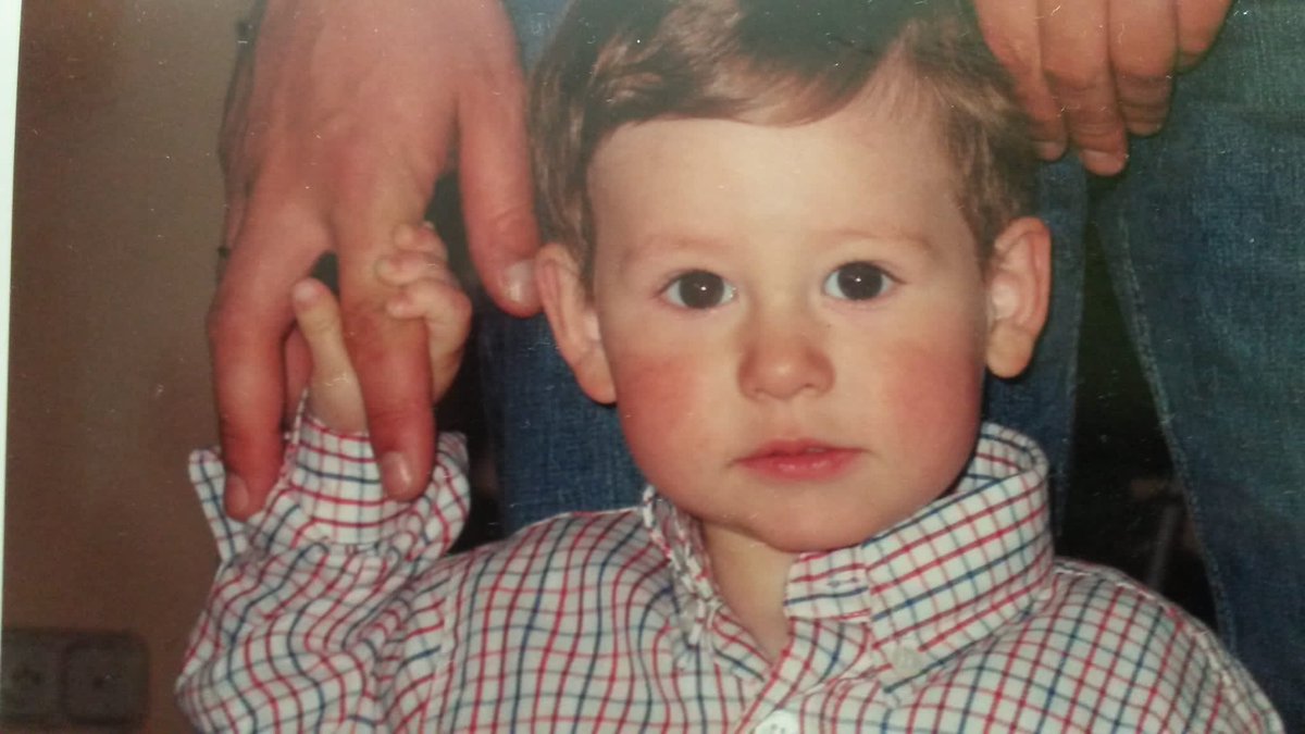CoviranFs's tweet photo. 👶🏻❓| Quen é o xogador?

No remate da sección deixamosvos este pequerrecho, e queremos ver se sodes capaces de decir os quen é ⬇️⬇️

#ImosCovi💪🏻 #QuedaNaCasa https://t.co/IqcKVZlUmF