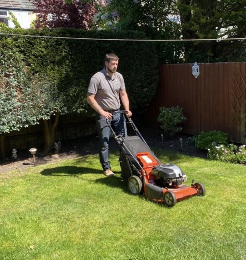 CheshirePGL's tweet photo. ProvGrandChaplain Chris Jones made a pastoral visit to much loved ⁦@RoystonJones8⁩ while ProvGrandLandscaper Sam Jones maintained the grounds. The lawn perambulations were closely scrutinised by Royston to ensure they complied with the Governments 2M guidelines. Cheers 🍷🍷 https://t.co/hWP8Swzjk7