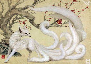 • Kitsune (狐 ou きつね) « Kitsune » désigne le renard en tant qu’animal, ainsi qu'un yōkai du folklore japonais. C’est une créature polymorphe, ayant la capacité de changer de forme et prenant souvent une apparence humaine (particulièrement celle d'une jolie jeune femme).