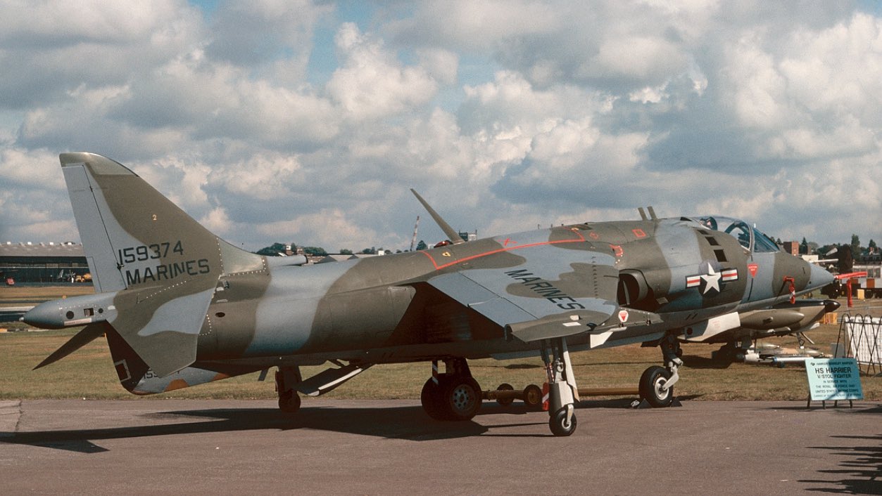 Harrier Preservationさんのツイート Farnborough Airshow 1976 Av 8a Shown Before Delivery To The Usmc Image Credit To Steve Steele Av8a Harrier Harrierpres T Co Cpg85uitsx