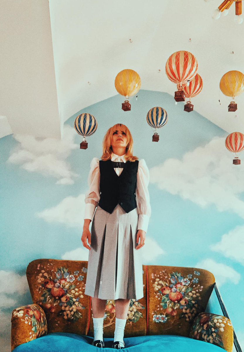 Palomafaith's tweet photo. Trying to stay dreamy cause reality is a bit too much right now ✨ https://t.co/0uCVoedWN3