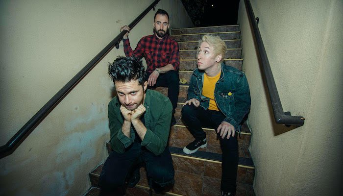 the alt block tweet media