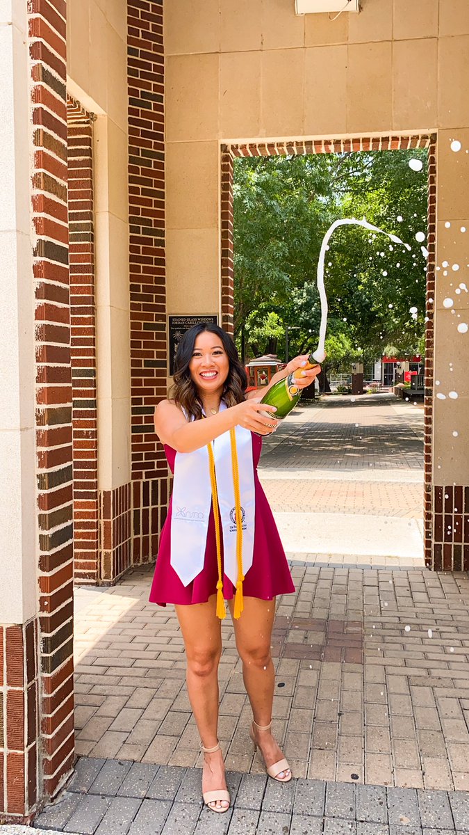 dailydoseofam's tweet photo. If you told me that I would graduate nursing school 5 years ago, I wouldn’t have believed you... but here I am...Anne-Marie, BSN (waiting for those last two letters) https://t.co/vFbvANd06G