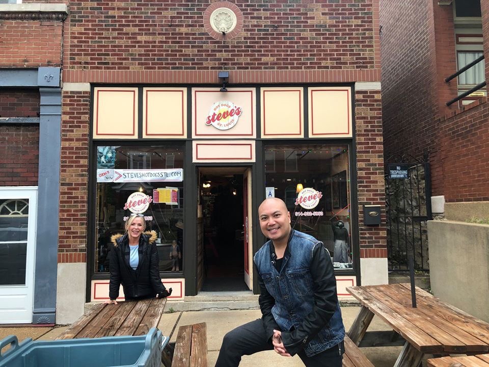 WOW. On April 8, we gave away our first meal to a family in need. Since that time, we've sent out 663 individual meals out the door to truckers, doctors, police officers, people dealing with unemployment, and illness. MANY of those meals were donated by YOU GUYS. (Thread)