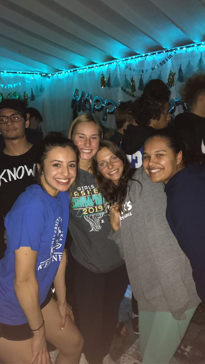 asia__bryantt's tweet photo. Happy birthday el🥳 finally legal in nebraska!! thankful for the past four years at mn and summer ball! gonna miss playing w you next year instead of playing against each other😉have a great day, love you💙🎈 https://t.co/PBsntu4yEW