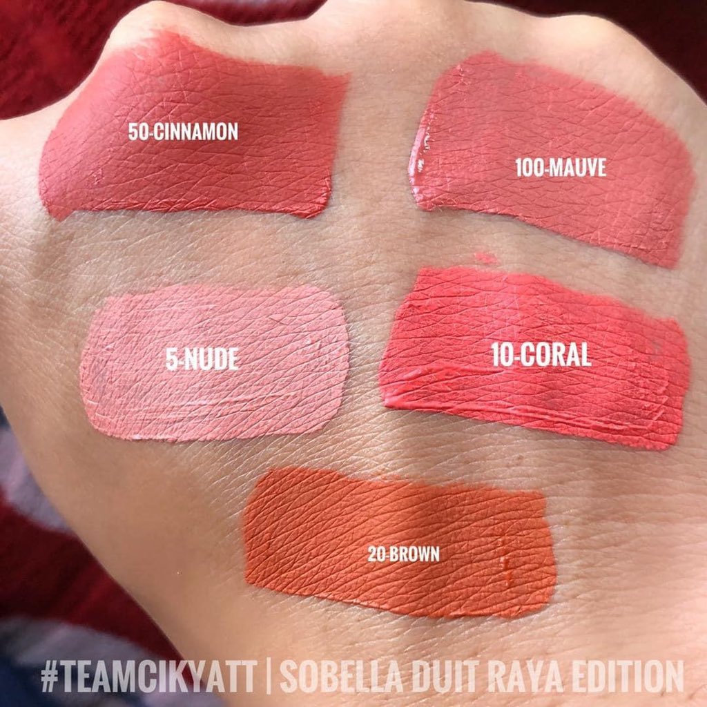 dybaabdul93's tweet photo. mehh kita cuci mata dulu tgok warna SoBella Duit Raya Edition ni 💸 
5 warna lipmatte ni mcm pisang goreng ok! Mustt have ni.. 😍 yg pasti harga mampu milik &amp; semua warna sesuai utk skin tone .. kena try dulu baru tau 🥰🥰
.
🌷Nude
🌷Coral
🌷Brown
🌷Cinnamon
🌷Mauve https://t.co/KRcys8tt0k