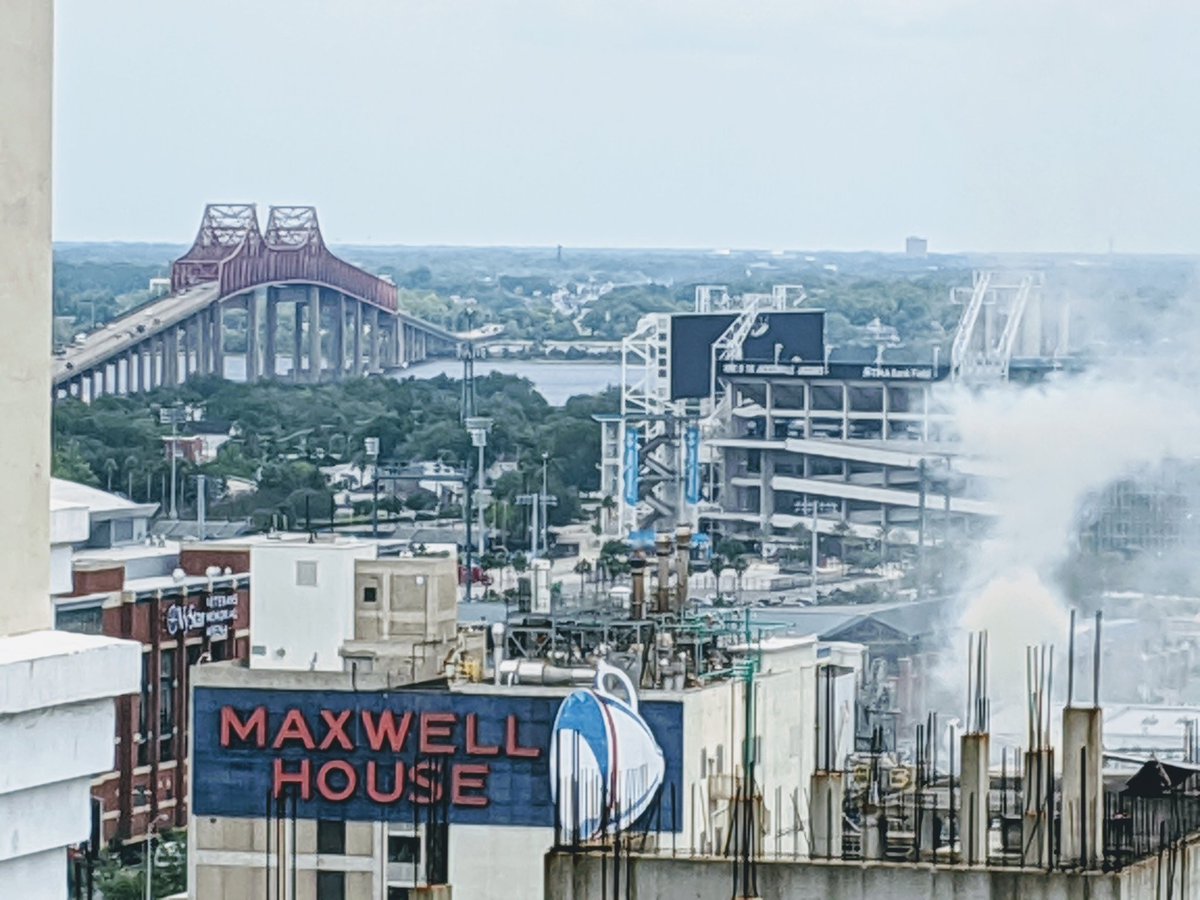 theurbancore's tweet photo. If you're in JAX you can smell this photo. https://t.co/XxGAUh5sLL