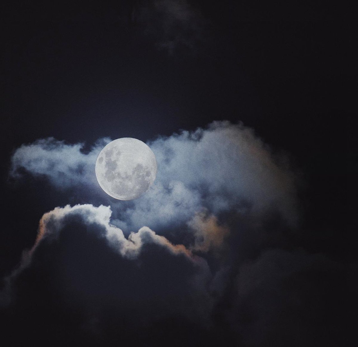 Magical Moonlight in #Durban tonight <a href="/Yuveer106/">Yuvi K</a>