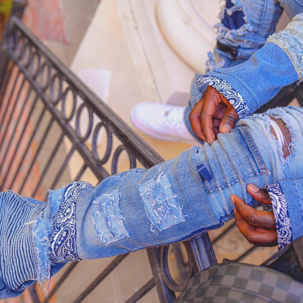 MykkoMontana's tweet photo. 🧳DEEP N IT... BLUE DEMIN CUSTOM🦅🥵🥶💙 #LinkinBIO💙📈📊 📸By: @perfecttake CUSTOM🔋🎚🌀⏰📈📊#ThriftStoreJunkie #TalkToEmTana #MykkoMontana #WalkingOnEverything #PromNight #FlyOrCrash🦅 #RichChocolate💙 https://t.co/WFvyV2RotN