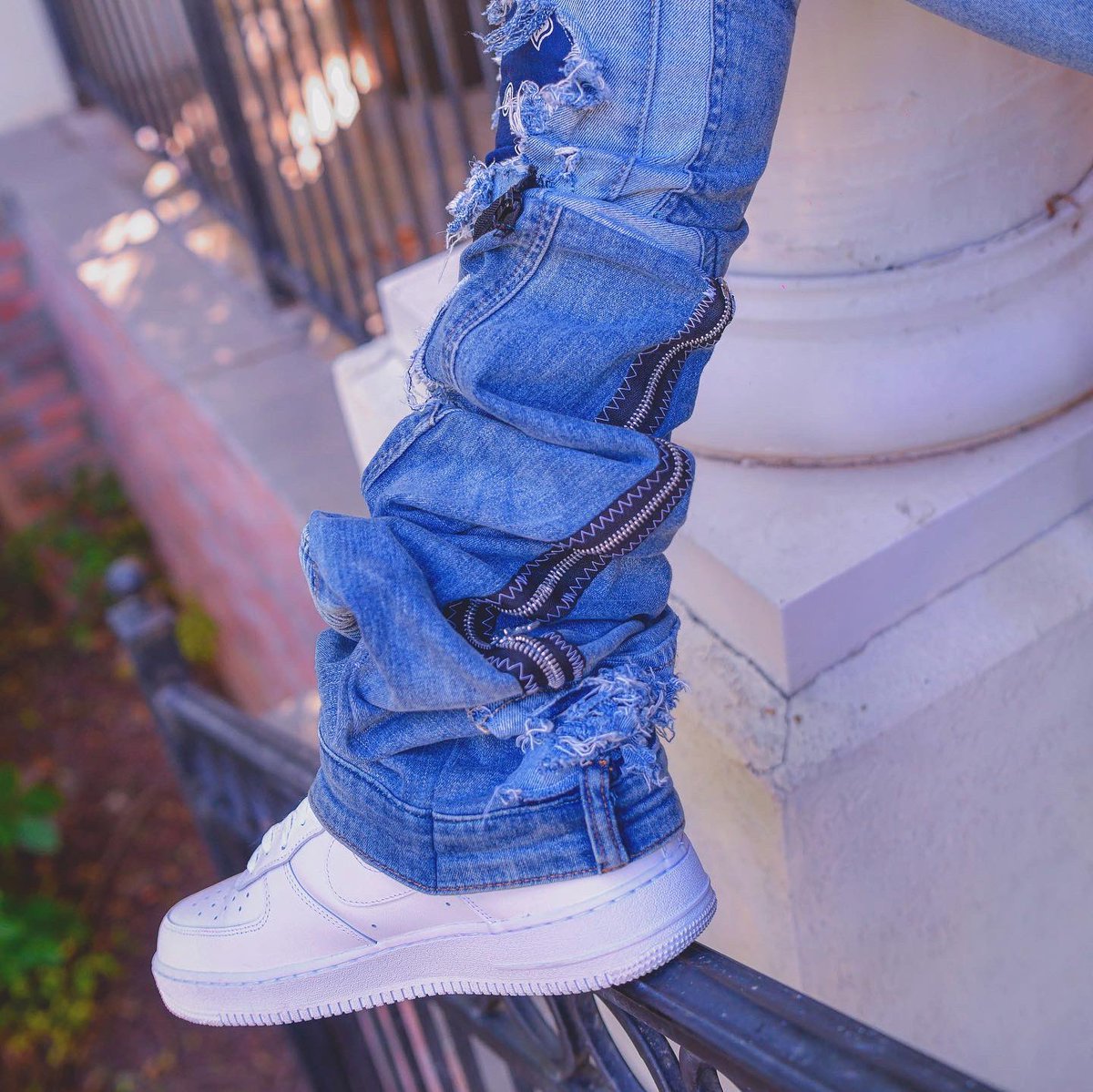 MykkoMontana's tweet photo. 🧳DEEP N IT... BLUE DEMIN CUSTOM🦅🥵🥶💙 #LinkinBIO💙📈📊 📸By: @perfecttake CUSTOM🔋🎚🌀⏰📈📊#ThriftStoreJunkie #TalkToEmTana #MykkoMontana #WalkingOnEverything #PromNight #FlyOrCrash🦅 #RichChocolate💙 https://t.co/WFvyV2RotN