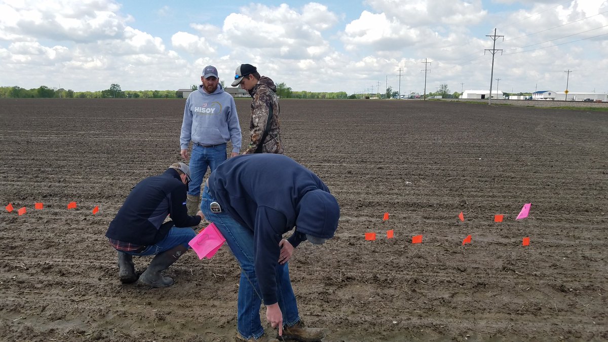 FuestingHeather's tweet image. Emergence Training with the new Agronomy Interns today!@SouthCentralFS