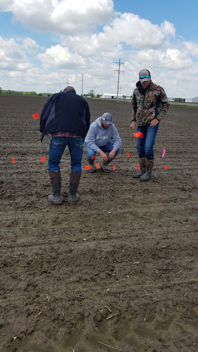 FuestingHeather's tweet image. Emergence Training with the new Agronomy Interns today!@SouthCentralFS