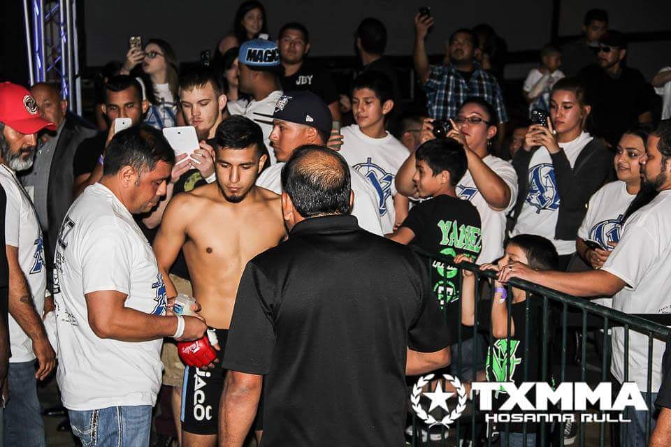 yanezmma's tweet photo. Been ready, staying ready, so we don't have to get ready! I can't wait to get back in that cage!
#MetroFightClub #TeamYanez #RockSteady #MMA #Motivated #ManDown #UFC #FuryFC #IRIDIUM https://t.co/nV09t9writ