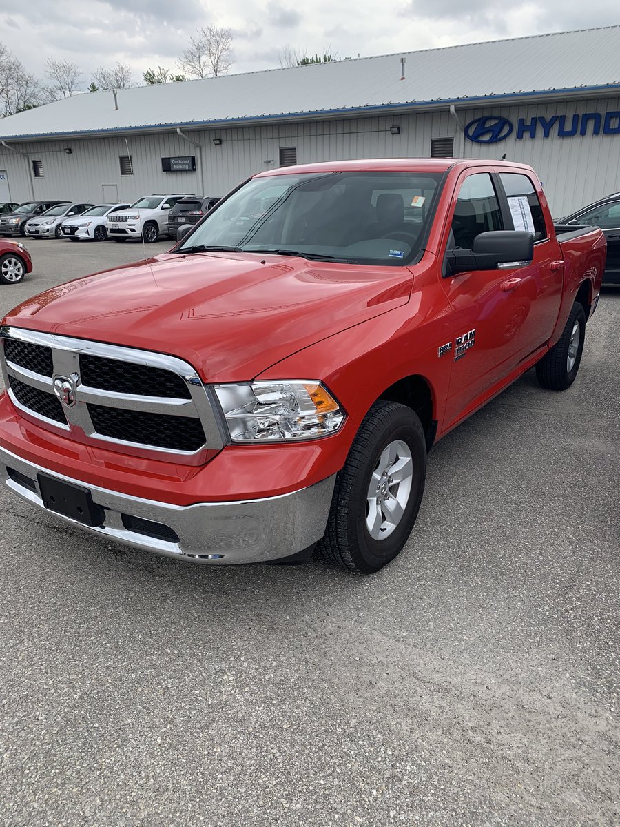 jhowardscafe's tweet photo. Ram 1500 Classic SLT 4x4 Crew Cab. 8,875 miles. $27,900. #ram #reedauto #classic #crewcab #greatbuy https://t.co/iYnrITXn9V