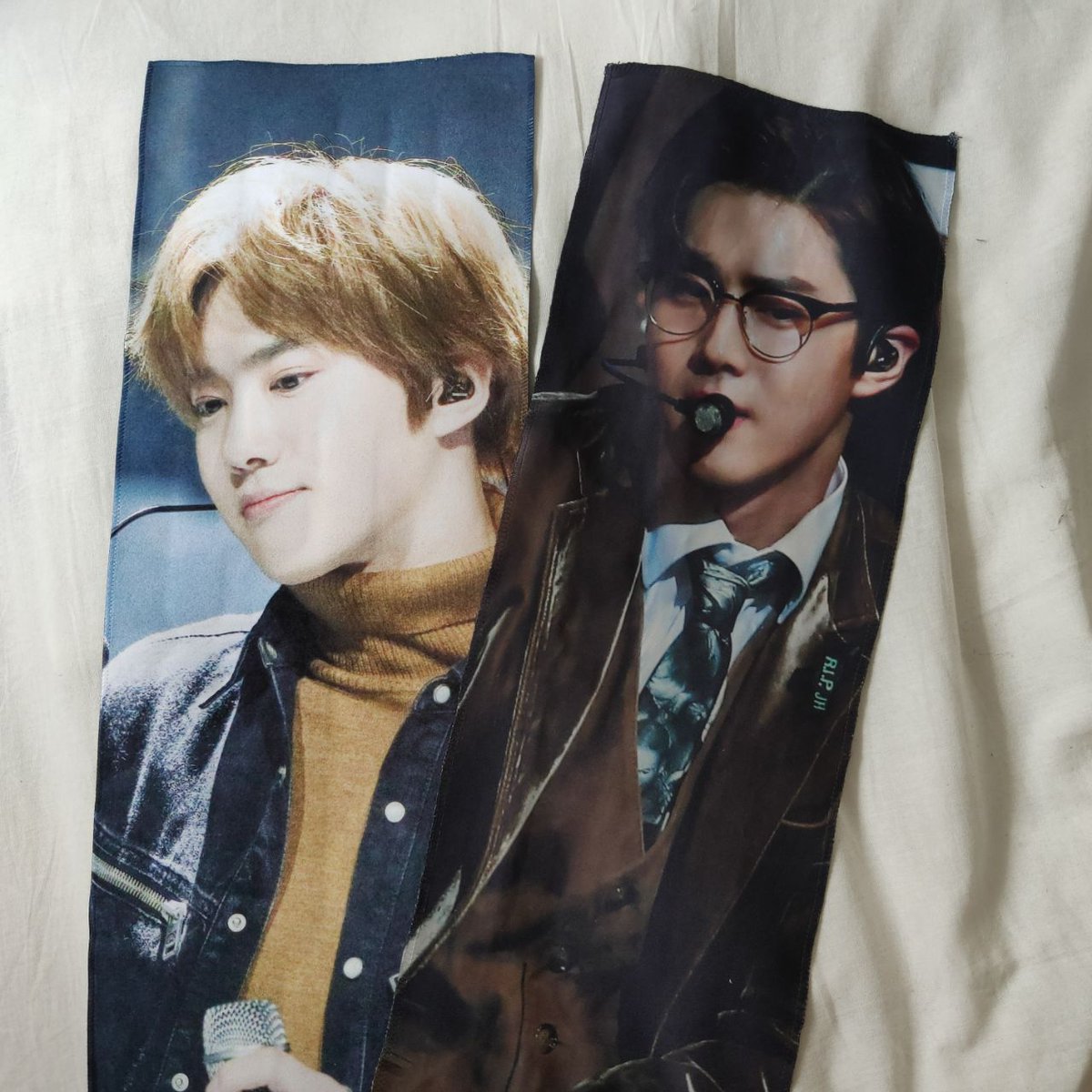 365myeon's tweet photo. [SG/help RT] WTS Suho merch
👉 Magazines $11ea
👉 Official pcs $6ea 3 for $16
👉 Slogans $12ea (w/o gifts)
paylah/paynow/BT ✔️ 
WW ok too (paypal only), prices in SGD.
pls DM me if interested! ☺️ https://t.co/UqpR1pV3Gw
