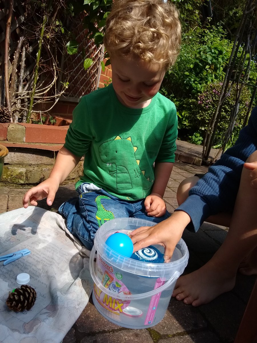 EileenBallard18's tweet photo. @ardeleyschool Fab day floating &amp; sinking &amp; making boats (Joshua's even had a motor). Great thinking boys. https://t.co/YRqdOptRkA